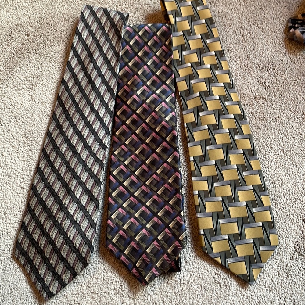 Can Heusen Ties. Set of 3